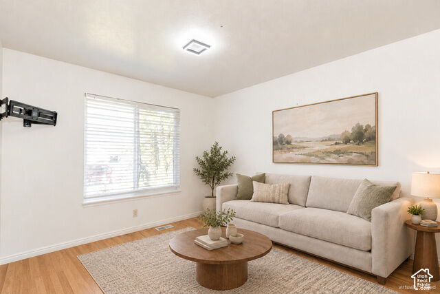 Property Photo: 320 N 280 W UT 84332