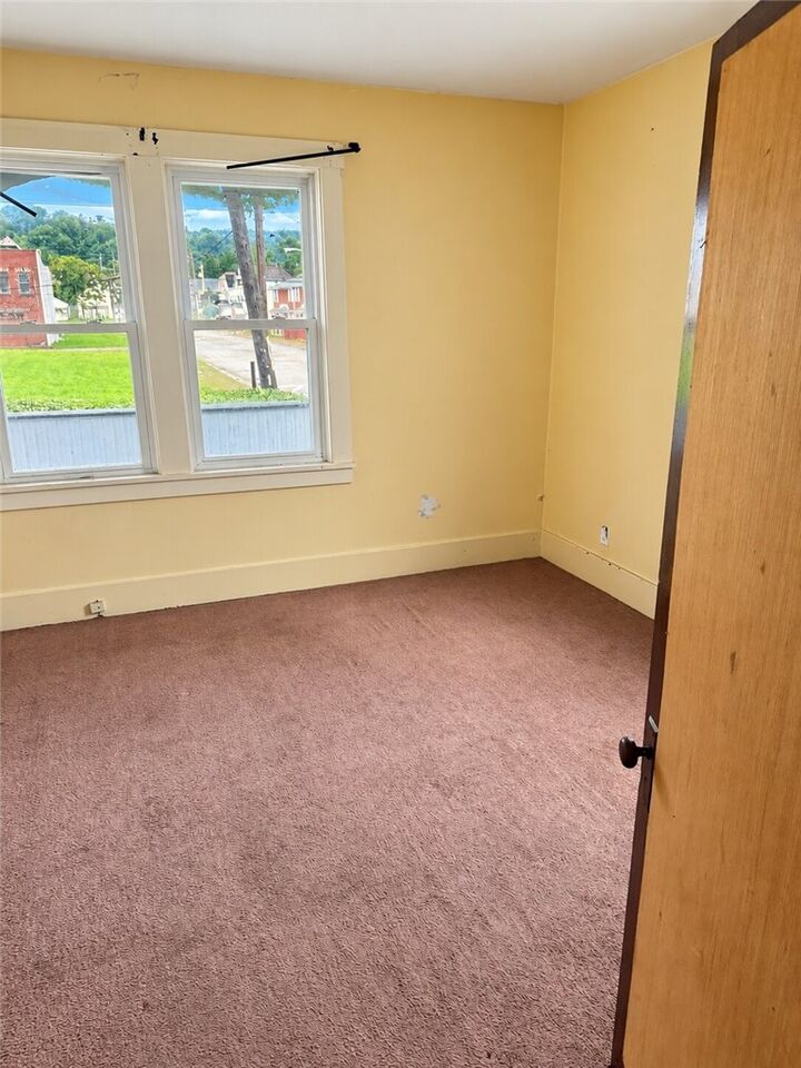 Property Photo:  1538 5th Ave 1  PA 15068 