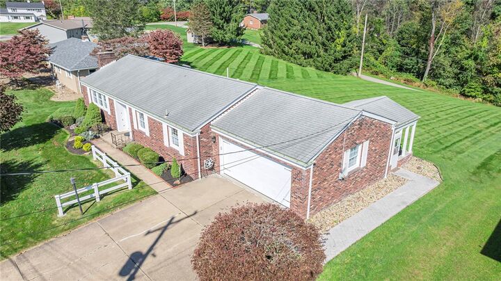 Property Photo: 115 Fairfield Dr PA 15066