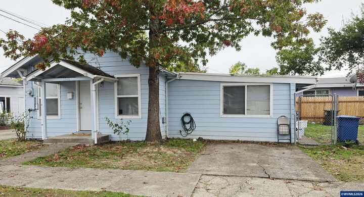 Property Photo: 1748 Bellevue St SE OR 97301