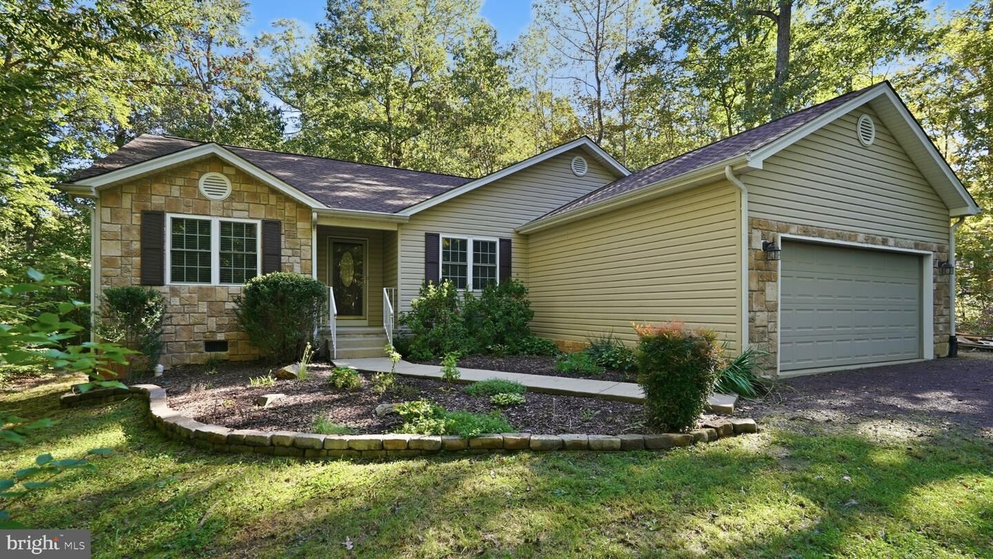 Property Photo:  102 Elm Court  VA 22508 