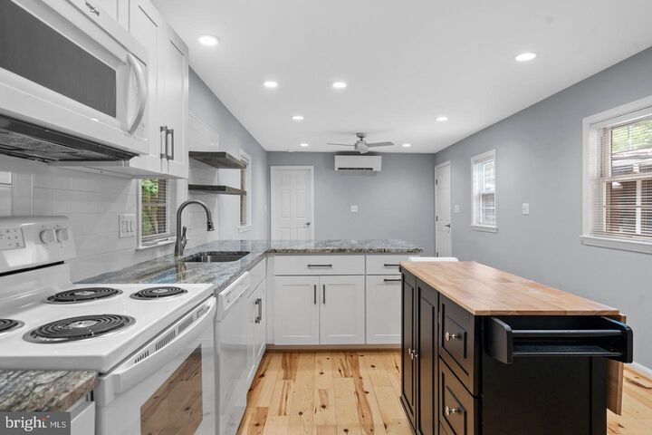 Property Photo: 44600 Tall Timbers Road Unit B MD 20690