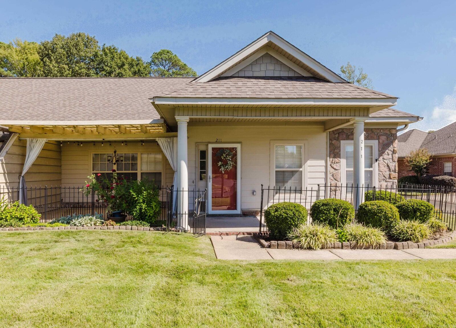 Property Photo: 211 Stagecoach Village AR 72210-4753