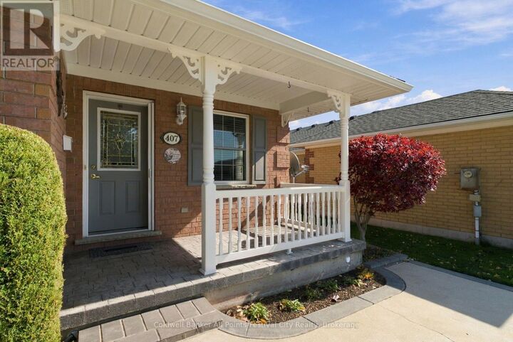 Property Photo:  407 Warren Street  ON N7A 4M5 