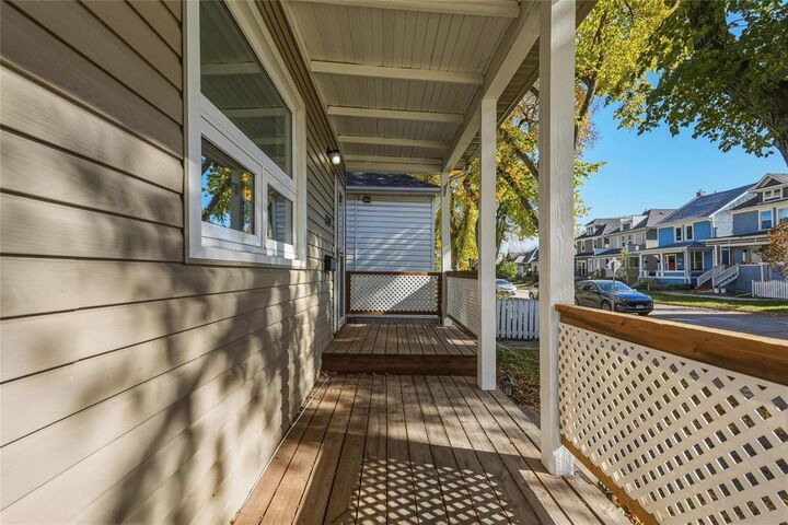Property Photo:  529 Walker Avenue  MB R3L 1C2 