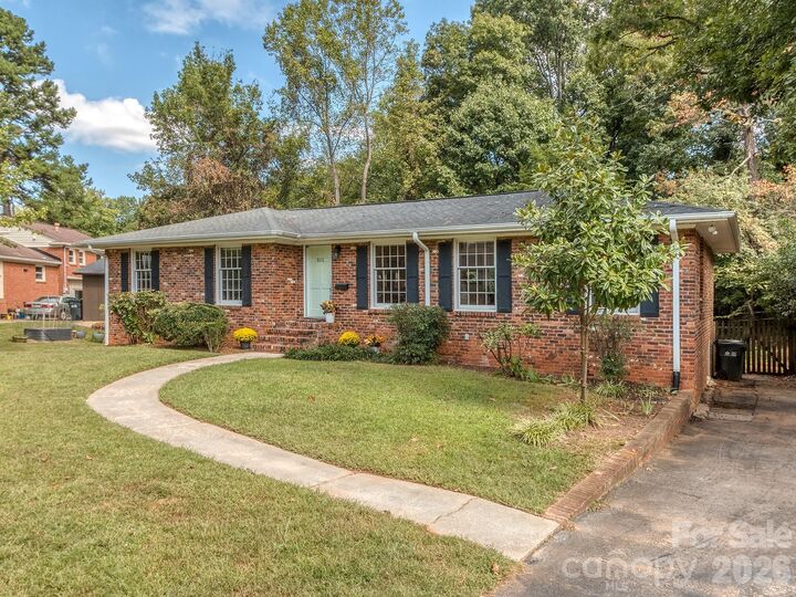Property Photo:  611 Reynolds Drive  NC 28209 