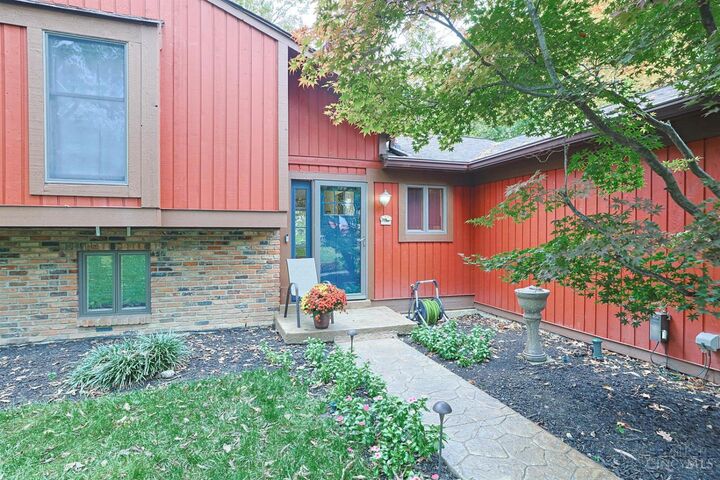 Property Photo: 7577 Whitehall Circle W OH 45069