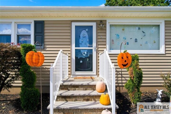Property Photo:  121 Hadley Street  NJ 08854 
