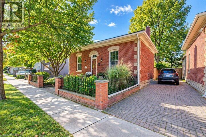 Property Photo:  48 Albion Street  ON N3T 3M3 