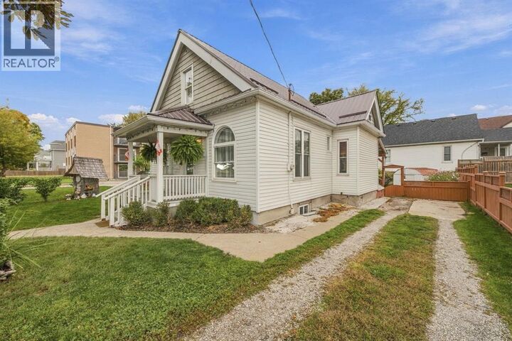 Property Photo:  276 Christina Street South  ON N7T 2N3 