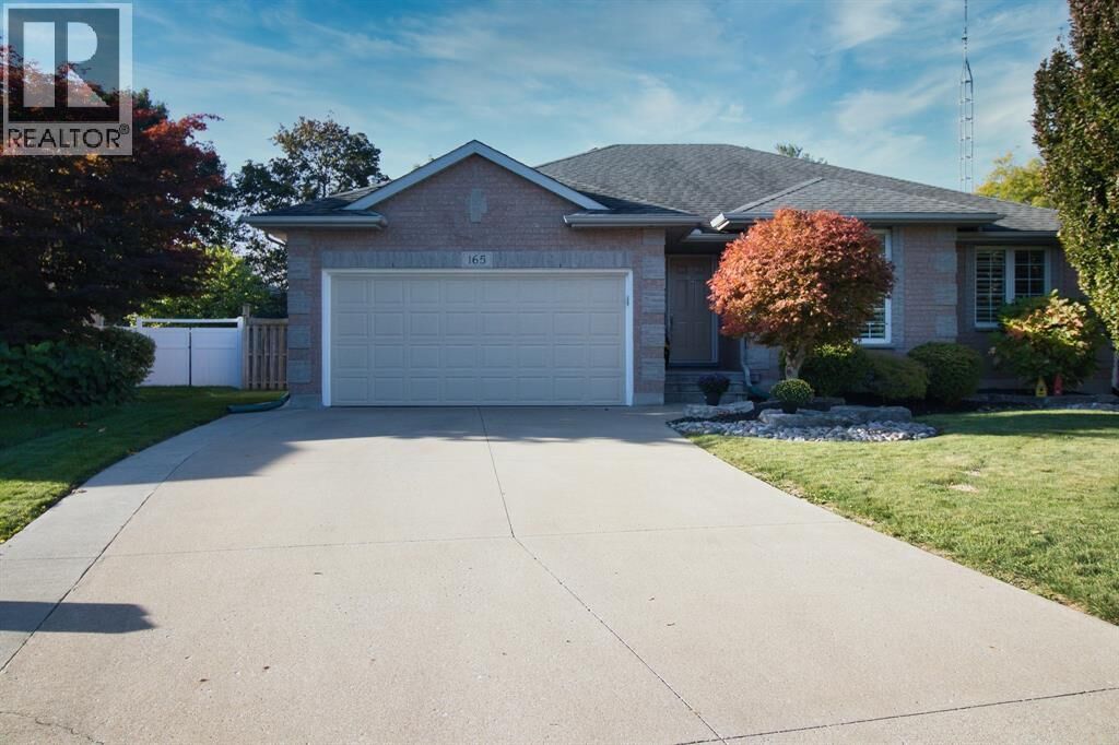 Property Photo:  165 Alex Cameron Court  ON N7W 1C3 