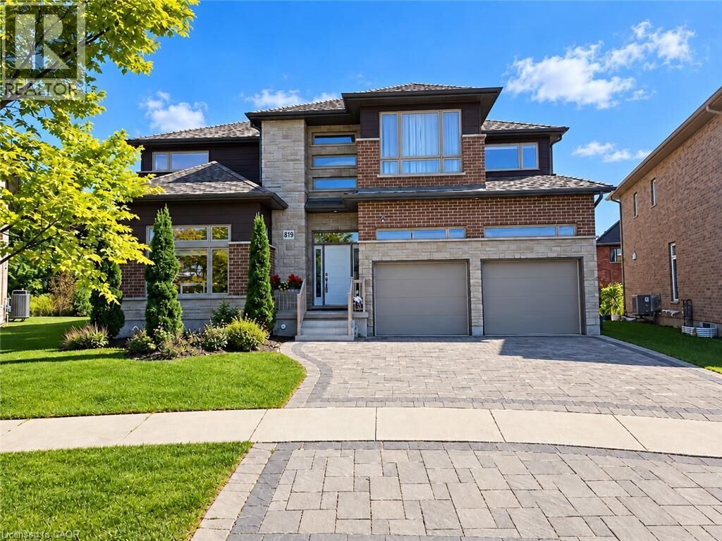 Property Photo:  819 Sundrops Court  ON N2V 0C5 