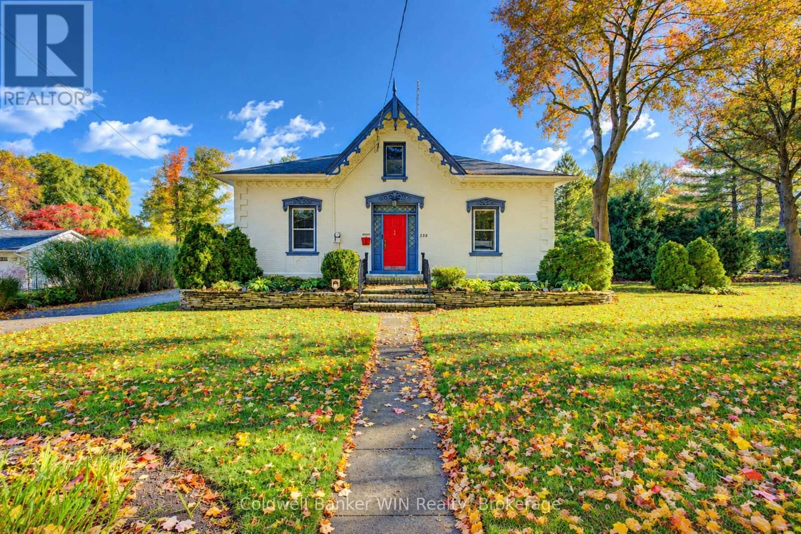Property Photo:  338 Fergus Street North  ON N0G 2L2 