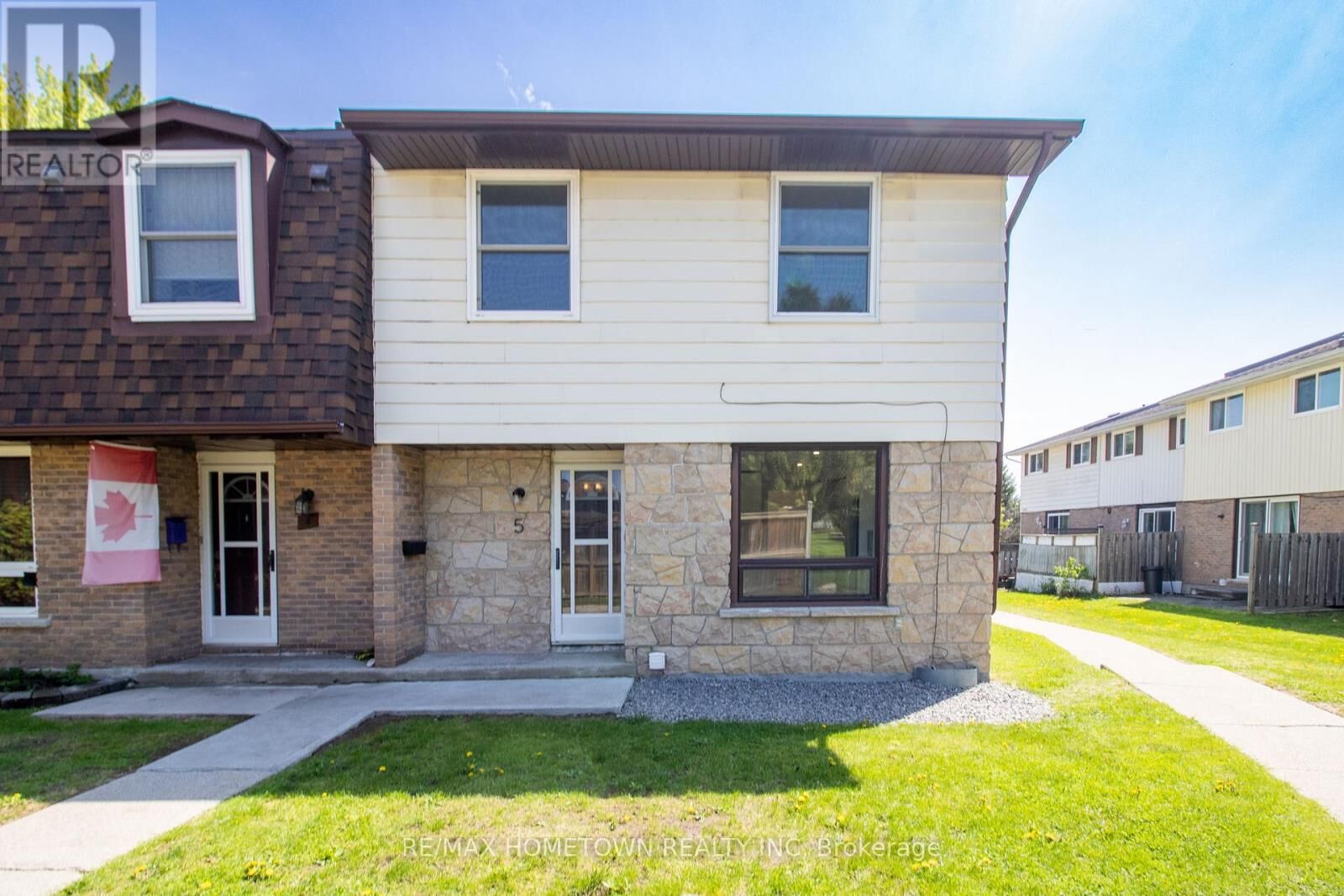 Property Photo: 1293 Vista Drive 5 ON K6V 6G2