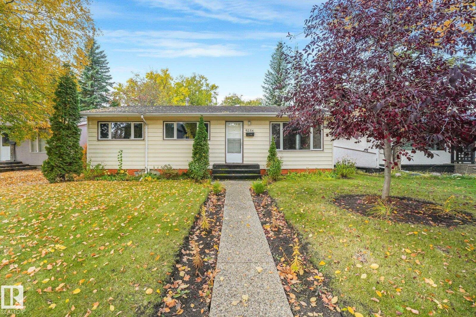 Property Photo:  9256 148 Street NW  AB T5R 1A3 
