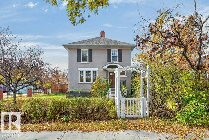 Property Photo:  11204 127 Street NW  AB T5M 0T6 