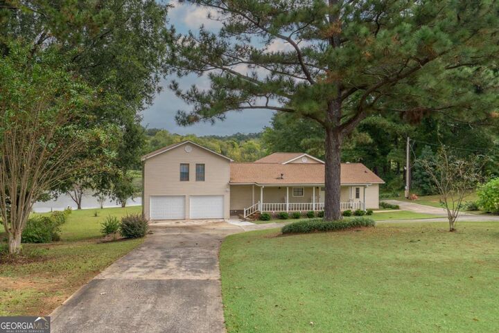 Property Photo:  1180 Green Briar Drive  GA 30650 