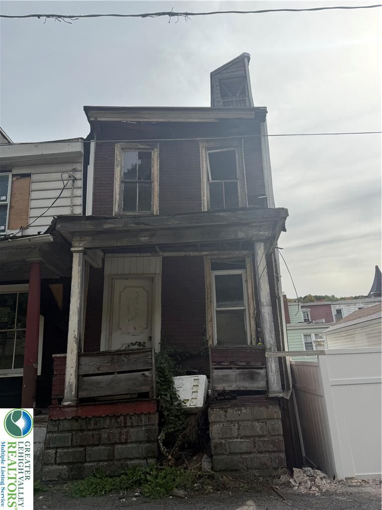 Property Photo: 418 E Railroad Street PA 17948