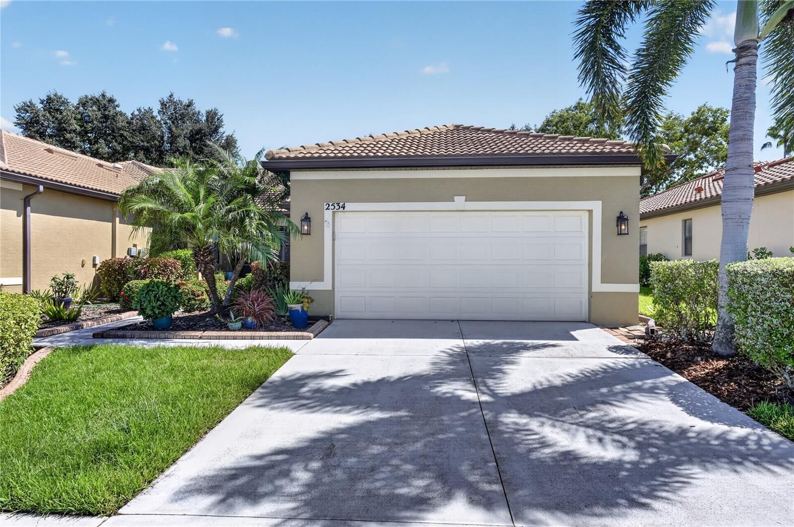 Property Photo:  2534 Oswego Drive  FL 34289 