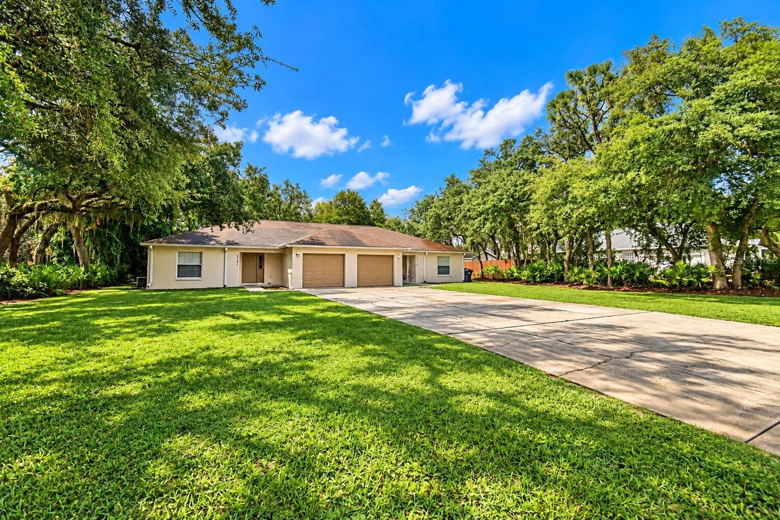 Property Photo: 3779 Red Oak Court FL 33898