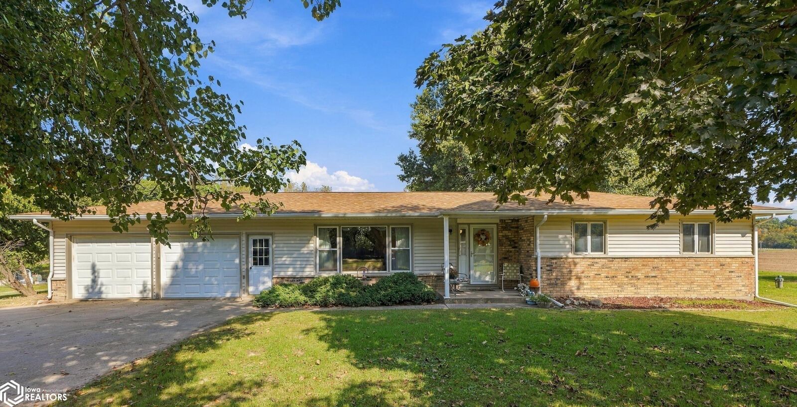 Property Photo:  4224 120th Avenue  IA 52601 