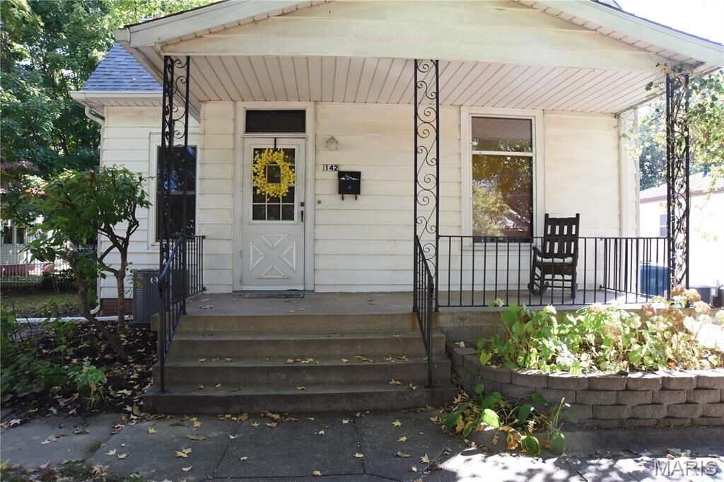 Property Photo:  142 Springer Avenue  IL 62025 