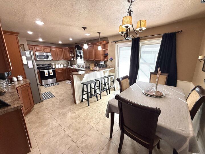 Property Photo:  109 N Lisa Cir  KS 67104 