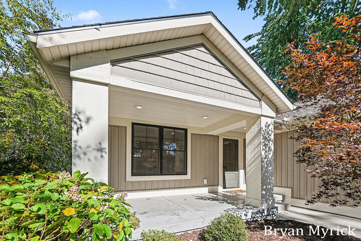 Property Photo: 1345 W Lakewood Boulevard MI 49424
