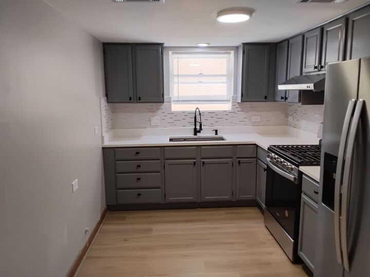 Property Photo: 2548 W Winnemac Avenue Garden IL 60625