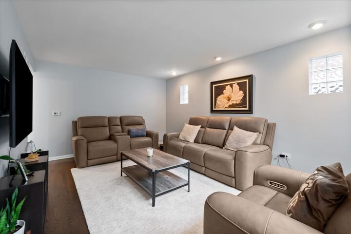 Property Photo:  6765 W Talcott Avenue  IL 60656 
