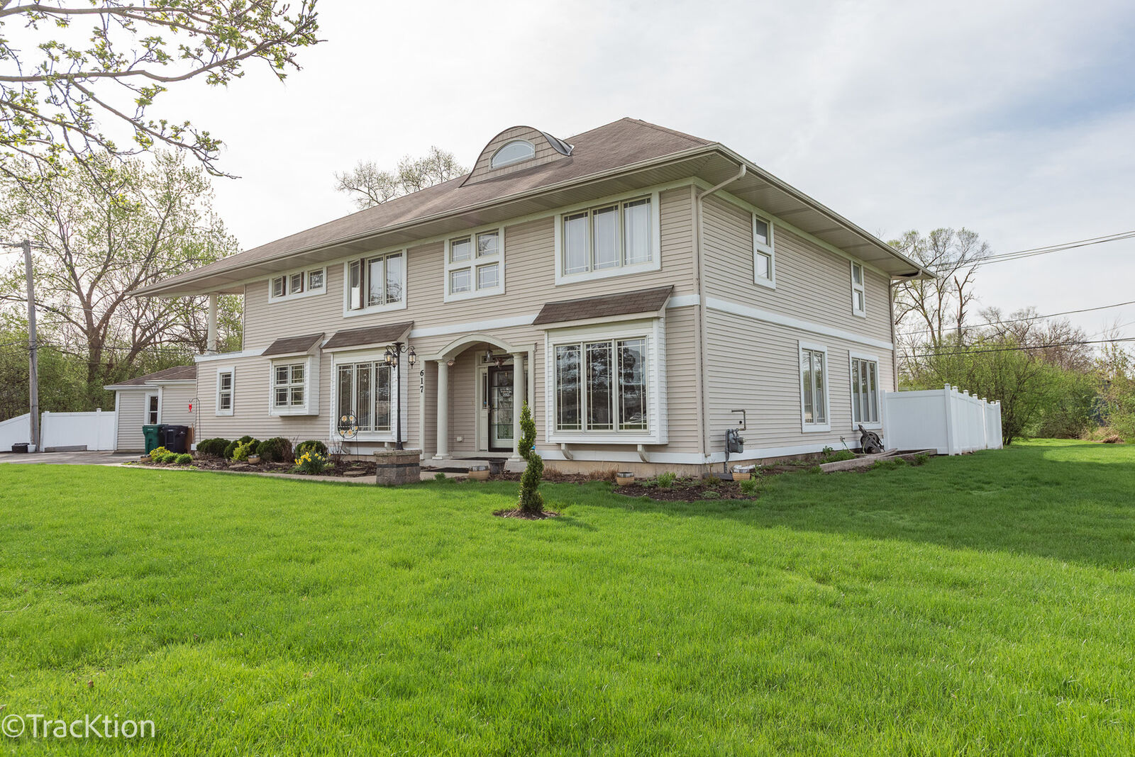 Property Photo:  617 W Wilson Avenue  IL 60148 