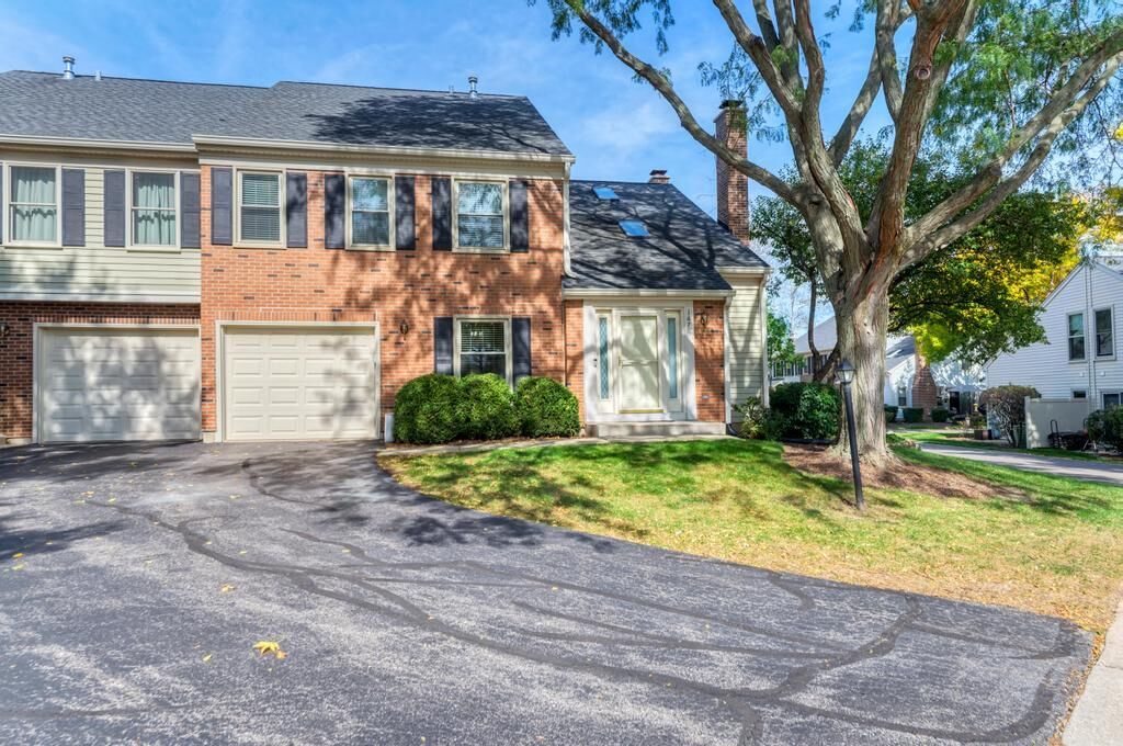 Property Photo:  167 Bright Ridge Drive  IL 60194 
