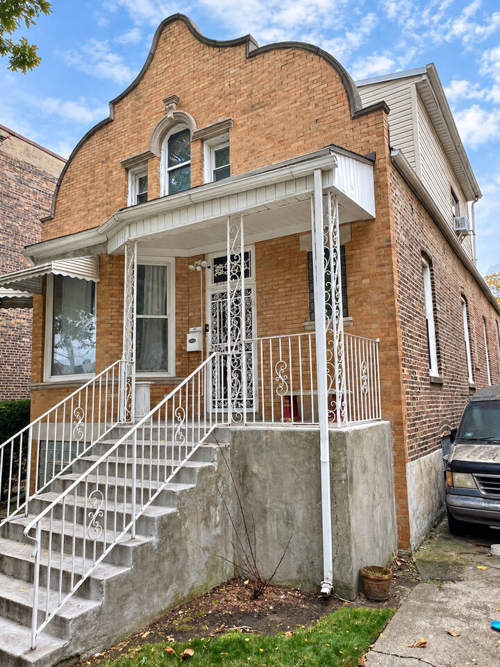 Property Photo: 2116 S Springfield Avenue IL 60623