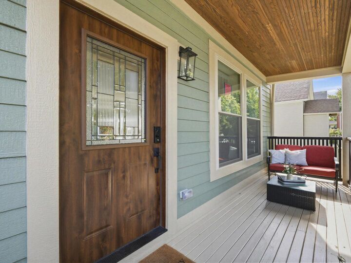 Property Photo: 1323 Home Avenue IL 60402