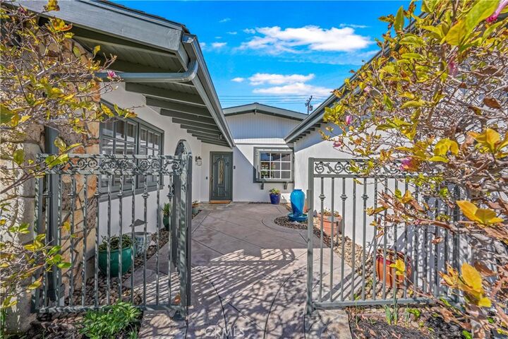 Property Photo:  17151 Treehaven  CA 92647 
