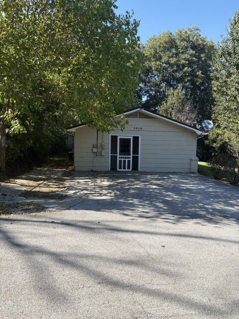 Property Photo:  2020 Pickens St SE  TN 37323 