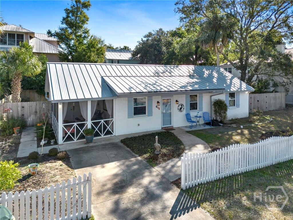 Property Photo:  606 Jones Avenue  GA 31328 