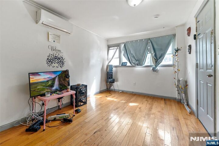Property Photo:  86 Highland Avenue  NJ 07104 