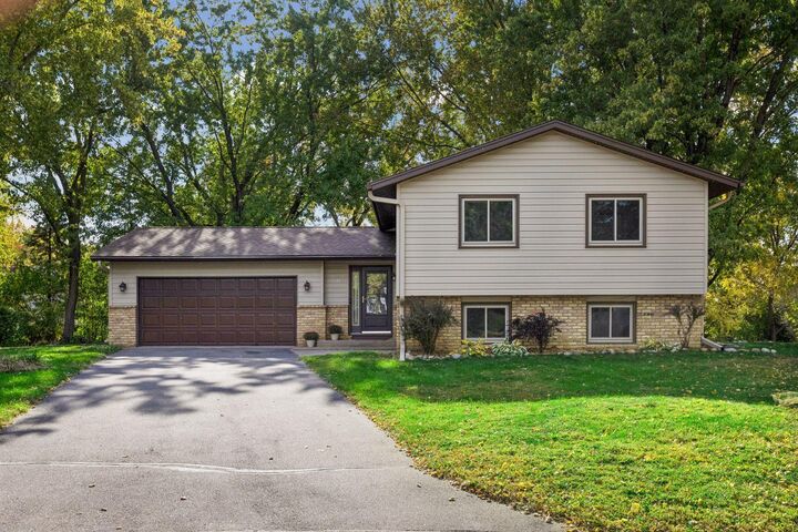 Property Photo: 1080 Churchill Circle MN 55126