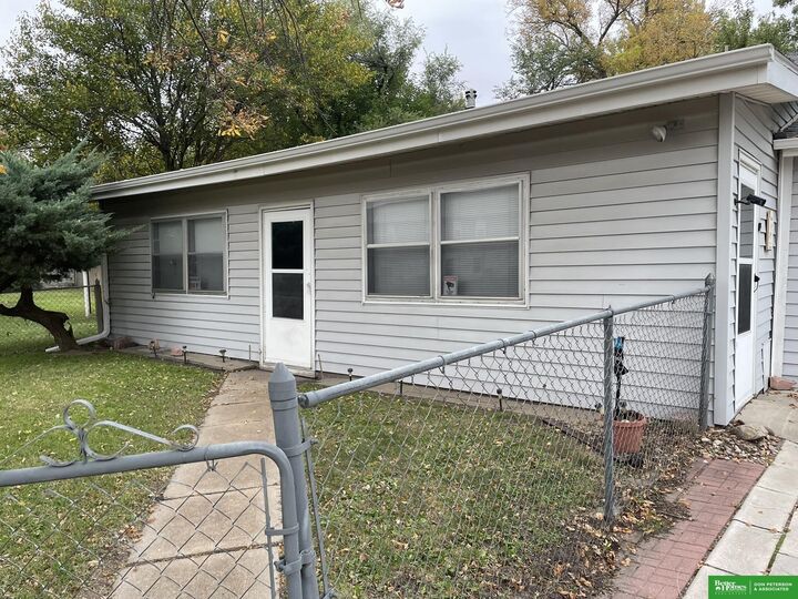 Property Photo:  1070 E 32nd Street  NE 68025 