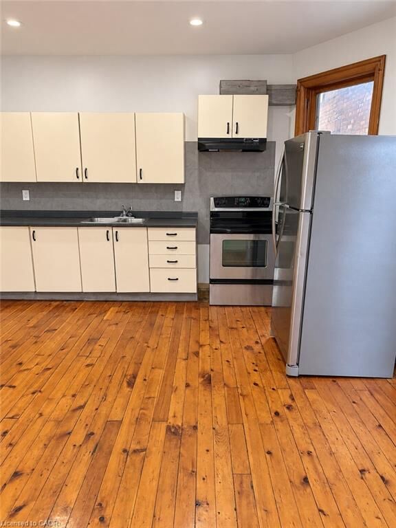 Property Photo:  6 West Avenue N Upper  ON L8L 5B8 