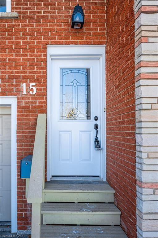 Property Photo:  15 Greenbrook Drive  ON N2M 4J5 