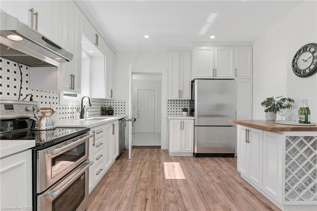 Property Photo:  164 Wilson Street  ON L8R 1E2 