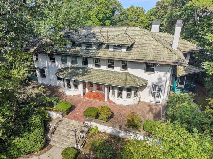 Property Photo: 41 Montvale Rd MA 02459