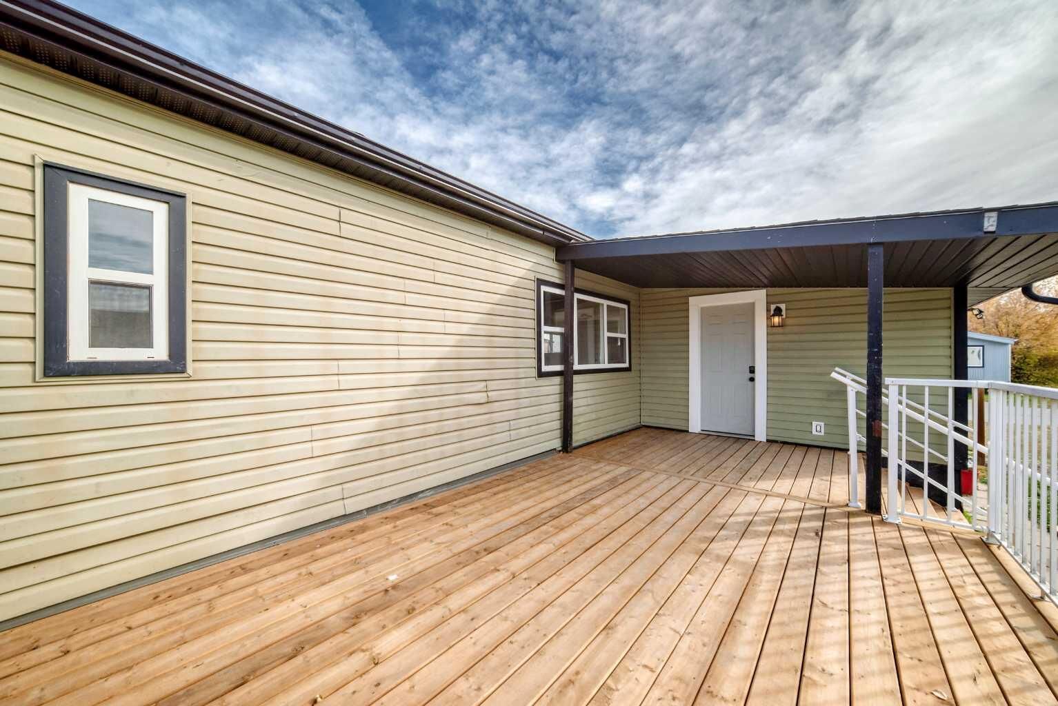 Property Photo:  407 Kanell Drive NE  AB T1V 1J6 