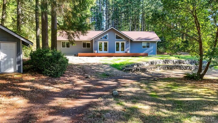 Property Photo:  9535  Olalla Valley Road SE  WA 98367 