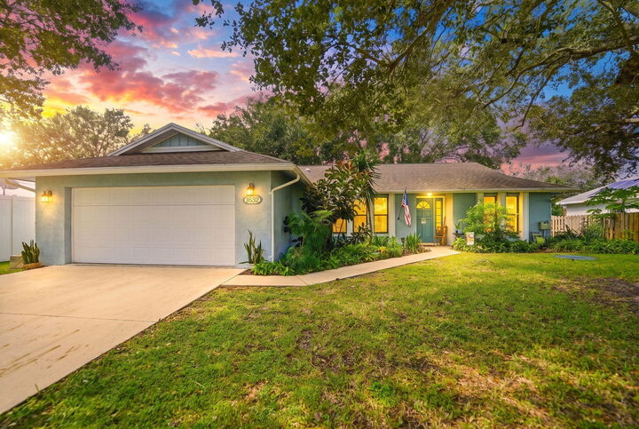 Property Photo: 1632 SW Sylvester Lane FL 34984