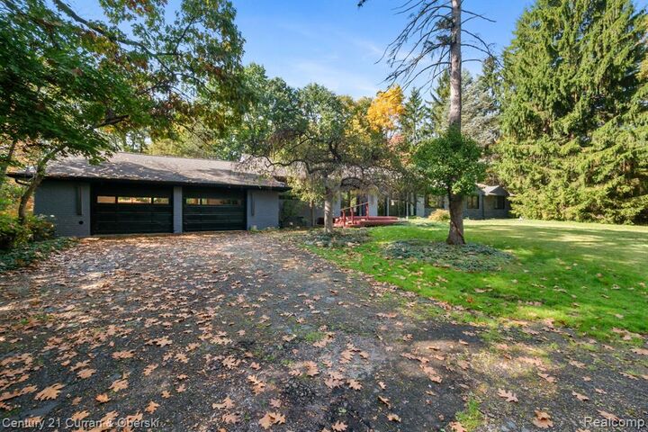 Property Photo:  27869 Old Colony Street  MI 48334 