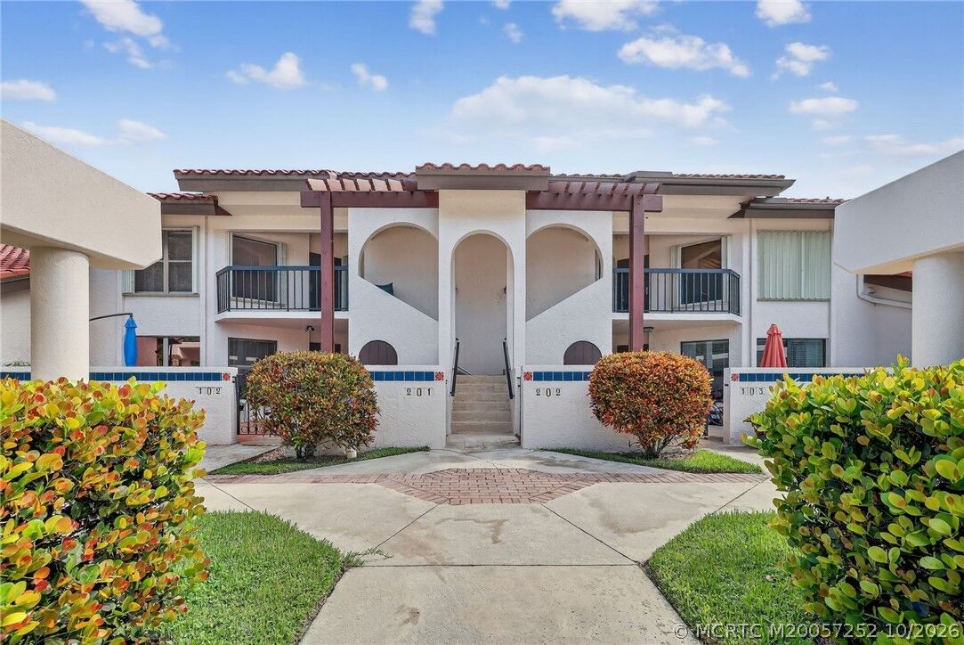 Property Photo:  6110 SE Martinique Drive 201  FL 34997 