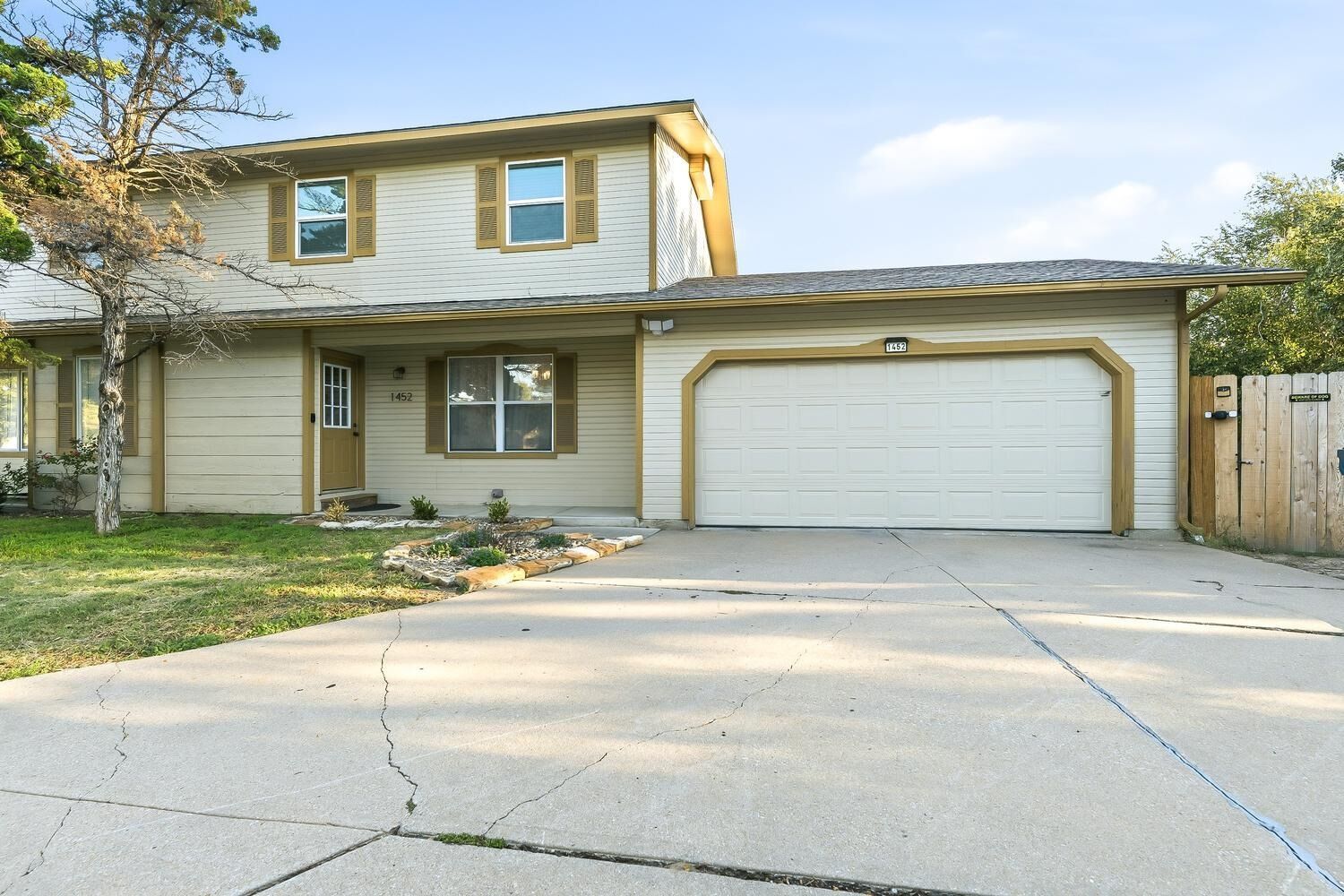 Property Photo: 1452 S Goebel Cir KS 67207